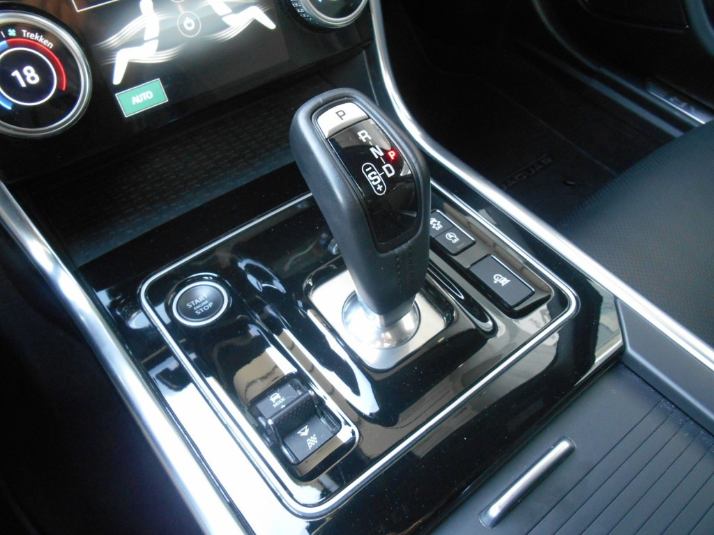 Hoofdafbeelding Jaguar XE