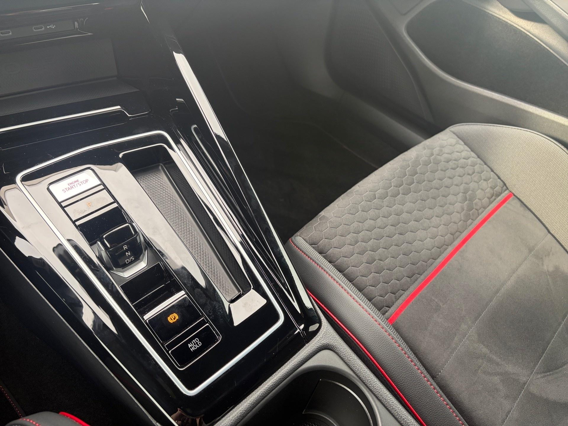 Volkswagen-Golf-image-9