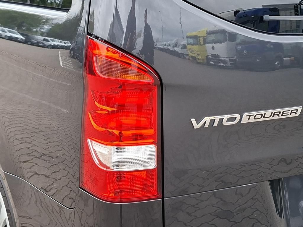 Mercedes-Benz-Vito-image-10