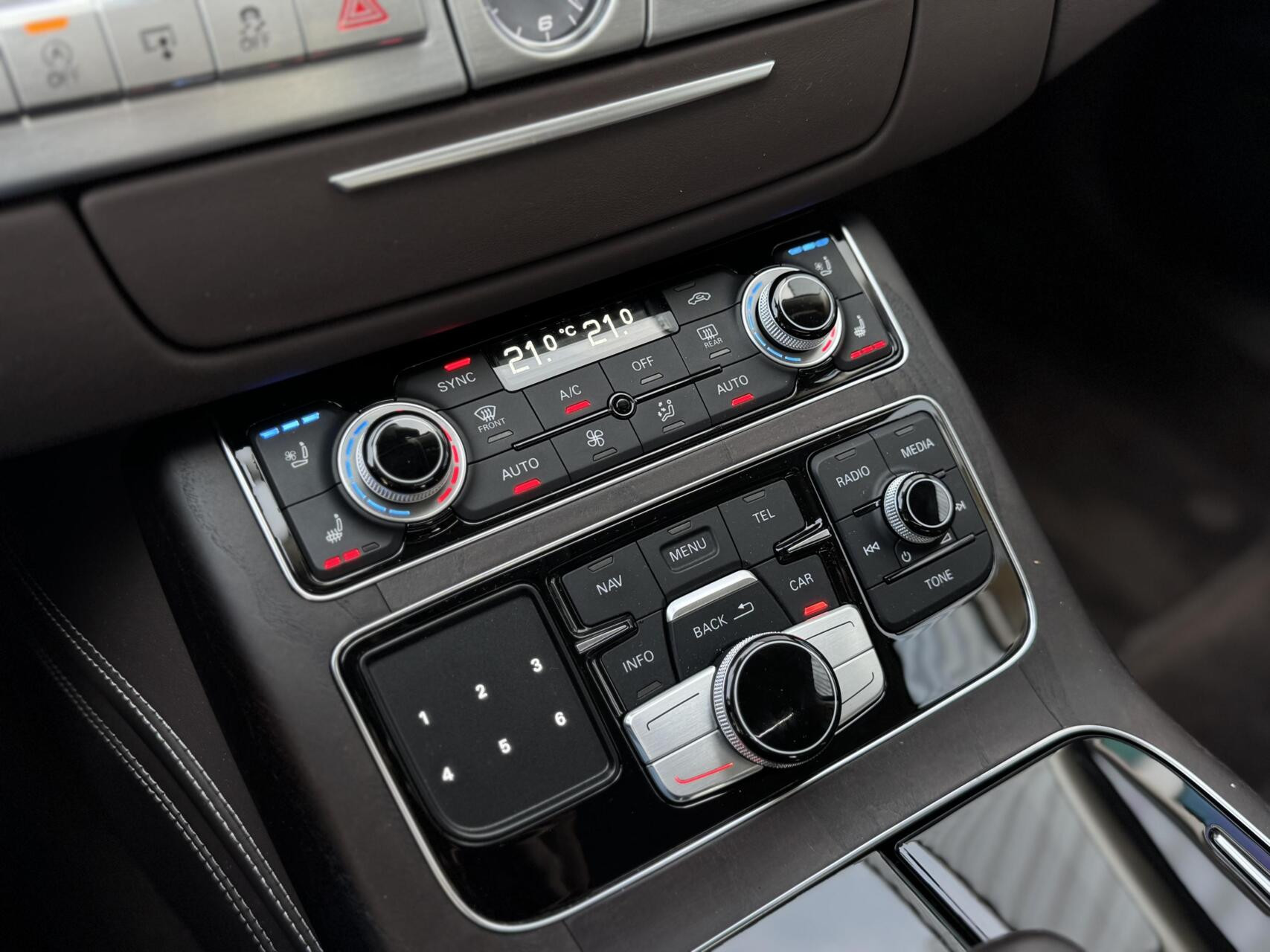 Hoofdafbeelding Audi S8