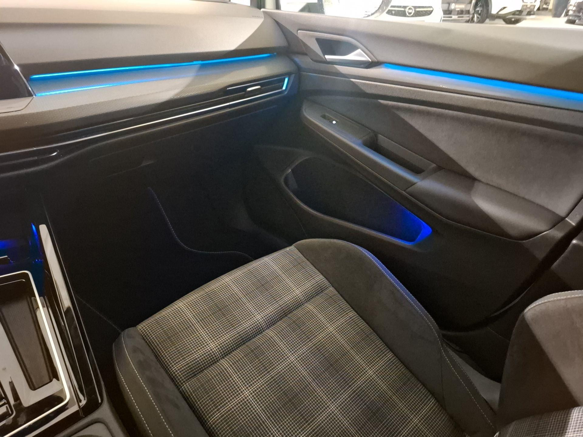 Volkswagen-Golf-image-8