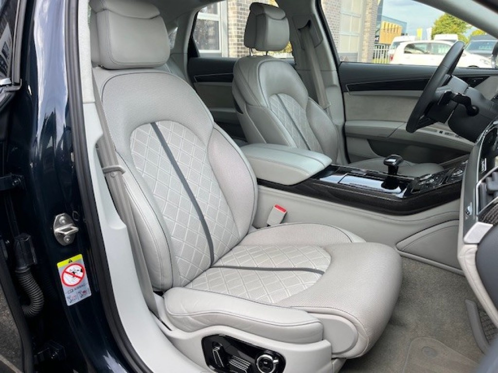 Hoofdafbeelding Audi S8