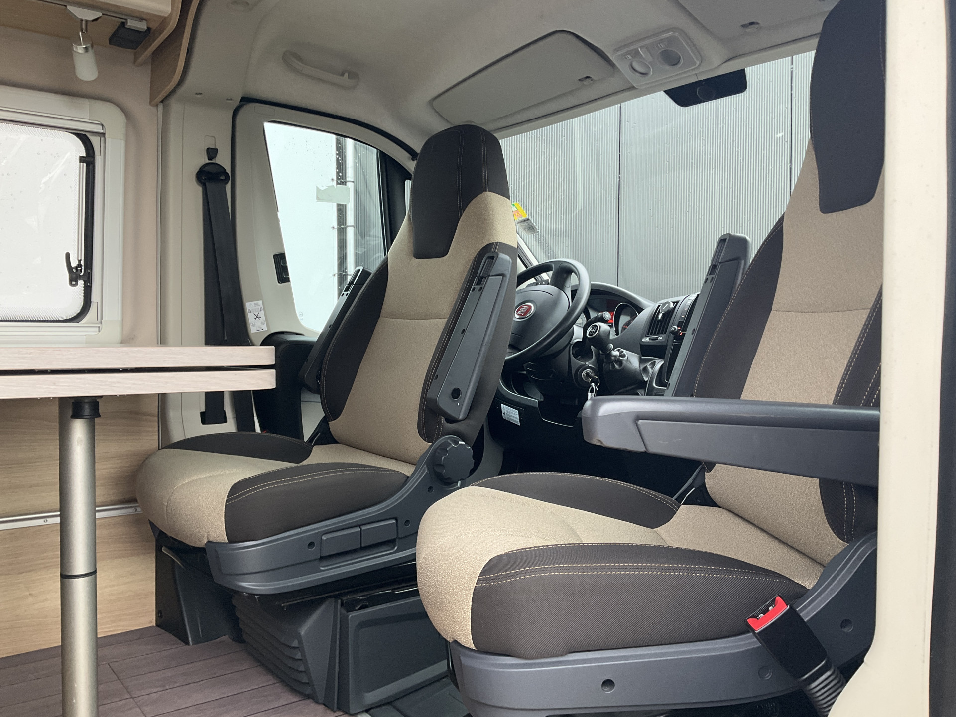 Hoofdafbeelding Knaus R07