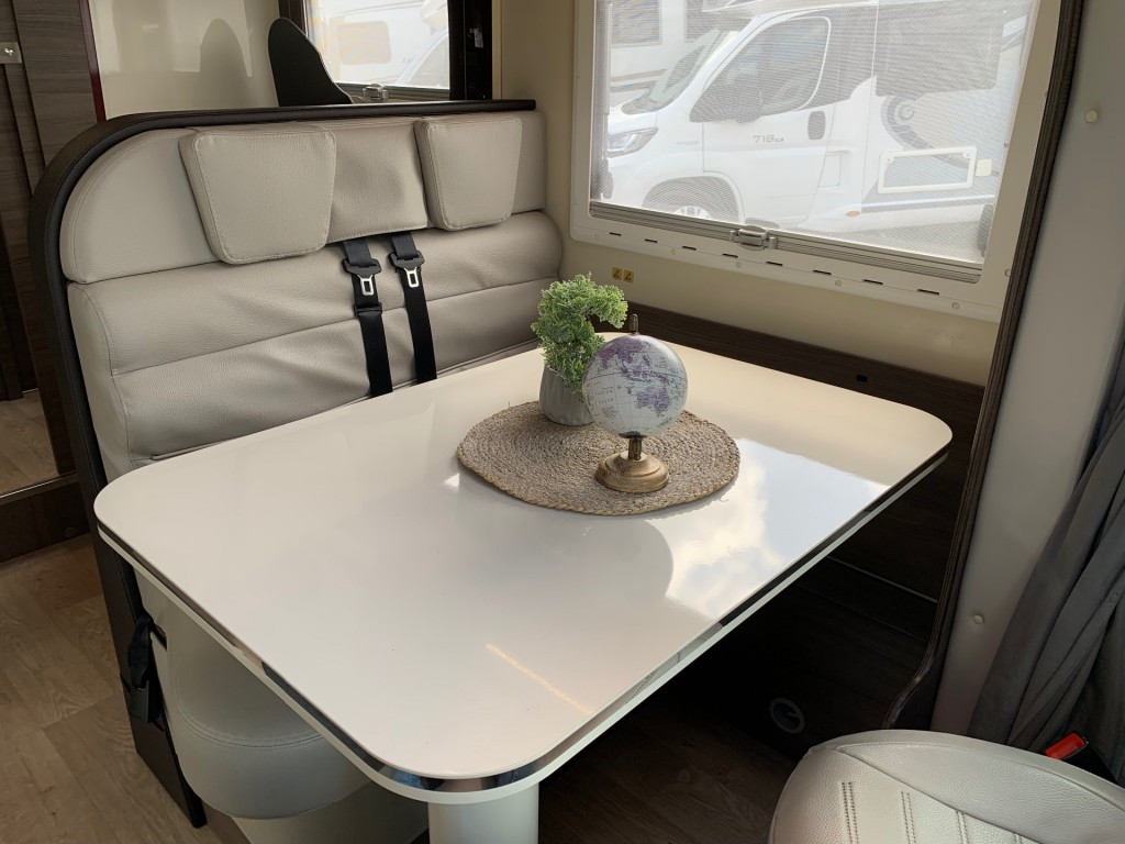 Hoofdafbeelding McLouis Carat 480g Queensbed Hefbed