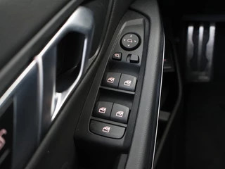 BMW 3 Serie BMW 3 Serie Touring 318i M-Sport | Headup | Cruise | LM18