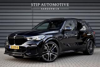 BMW X5 xDrive40i M Sport | Panoramadak | 22'' Velgen | Luchtvering | 4-Wiel Besturing | Harman/Kardon | Camera | Kristallen Pook | Incl. BTW | Orig. NL |