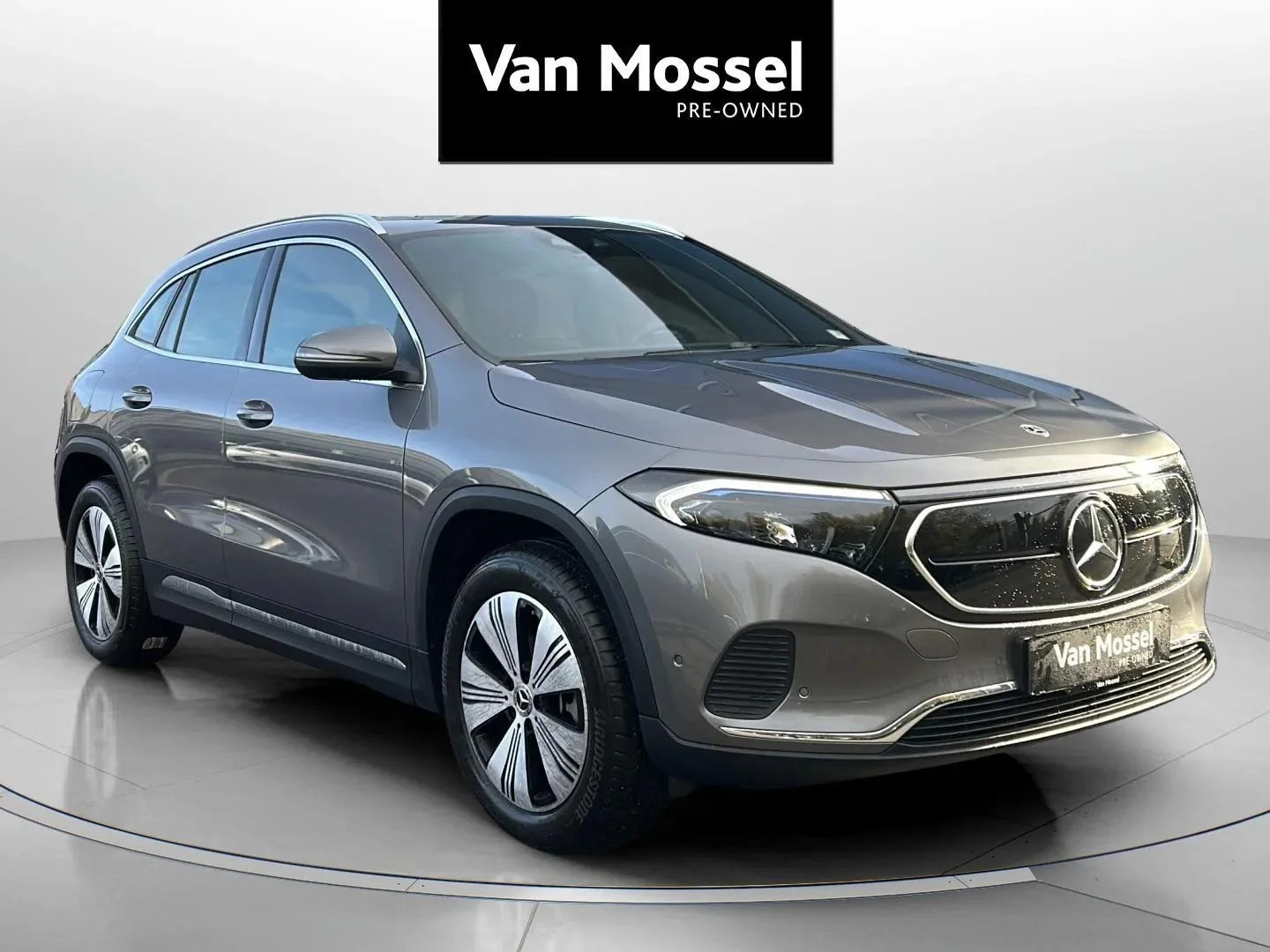 Mercedes-Benz-EQA-image-2