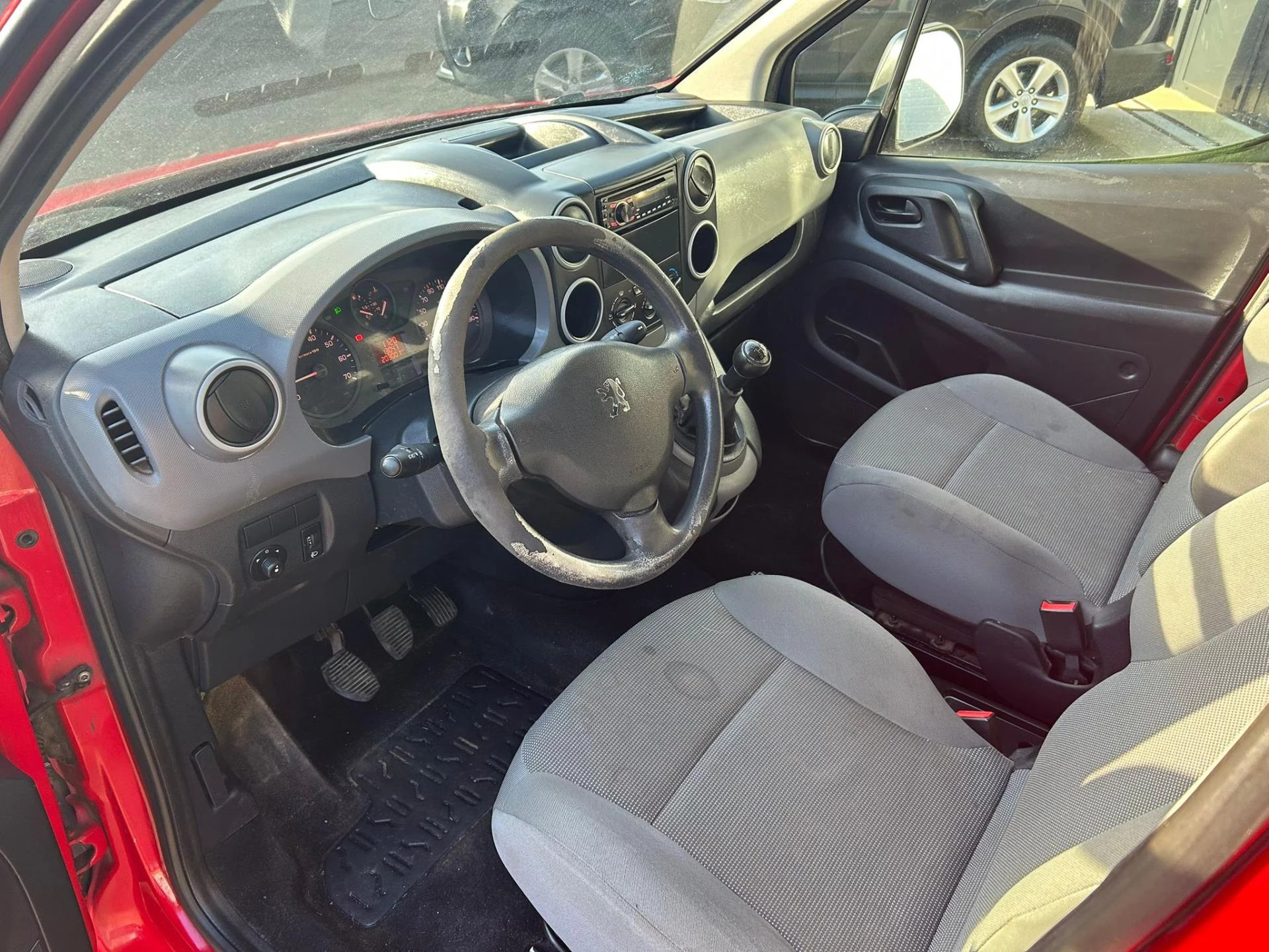 Hoofdafbeelding Peugeot Partner