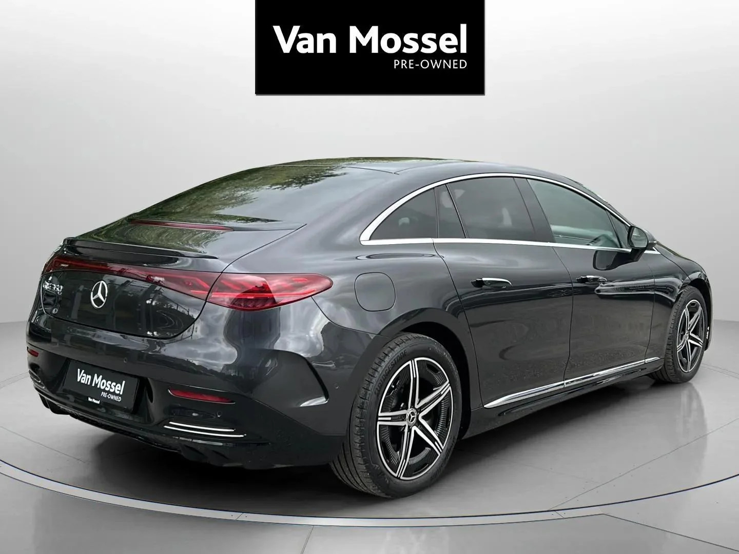 Mercedes-Benz-EQE-image-4