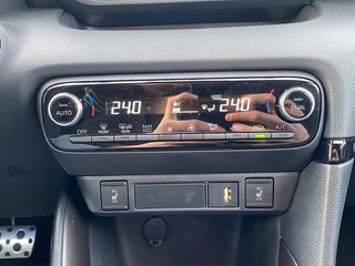 Toyota Yaris Toyota Yaris 1.5 Hybrid GR Sport | ACC | Camera | Lane assist | Winterpakket - afbeelding nr 19