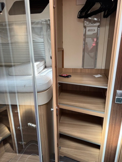 Hoofdafbeelding Knaus R03