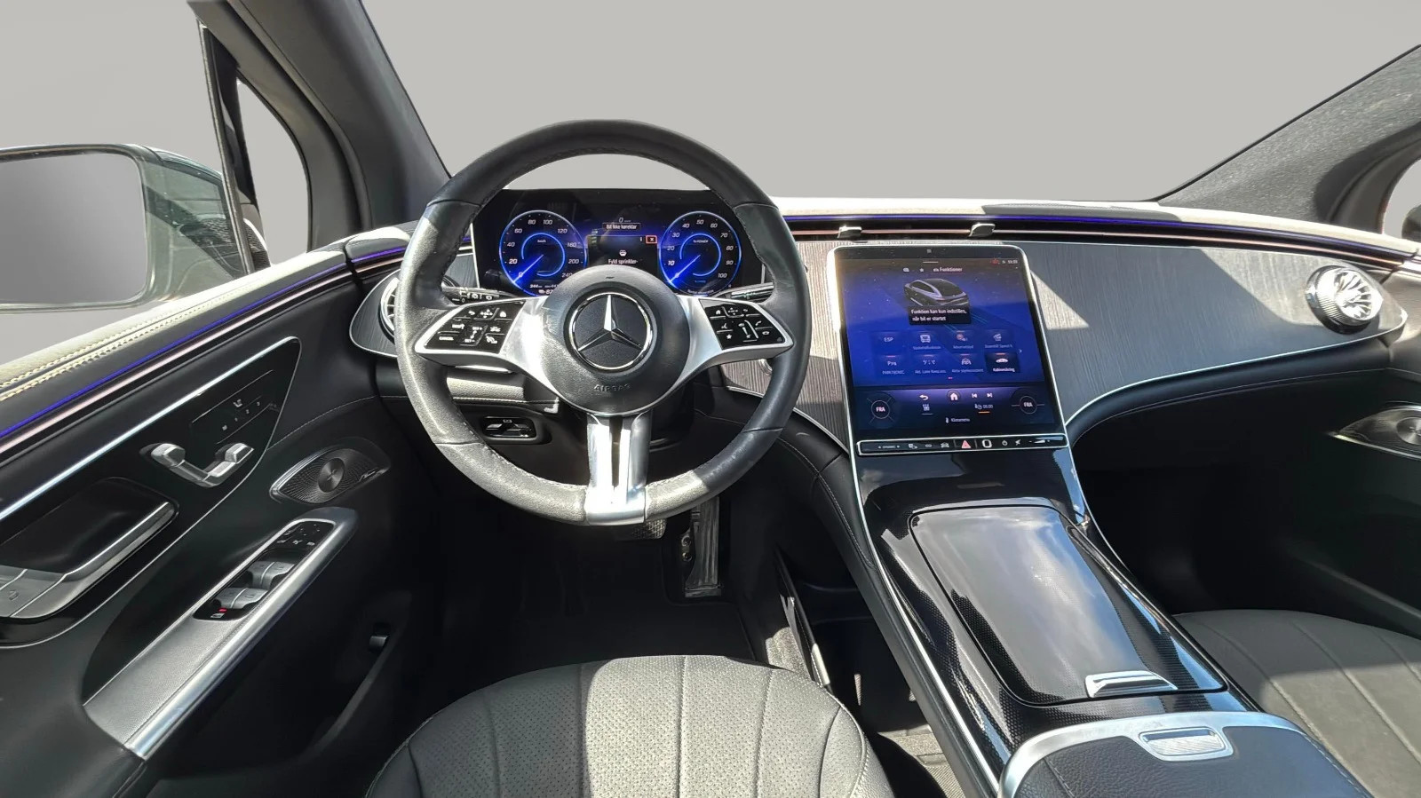 Mercedes-Benz-EQE-image-12