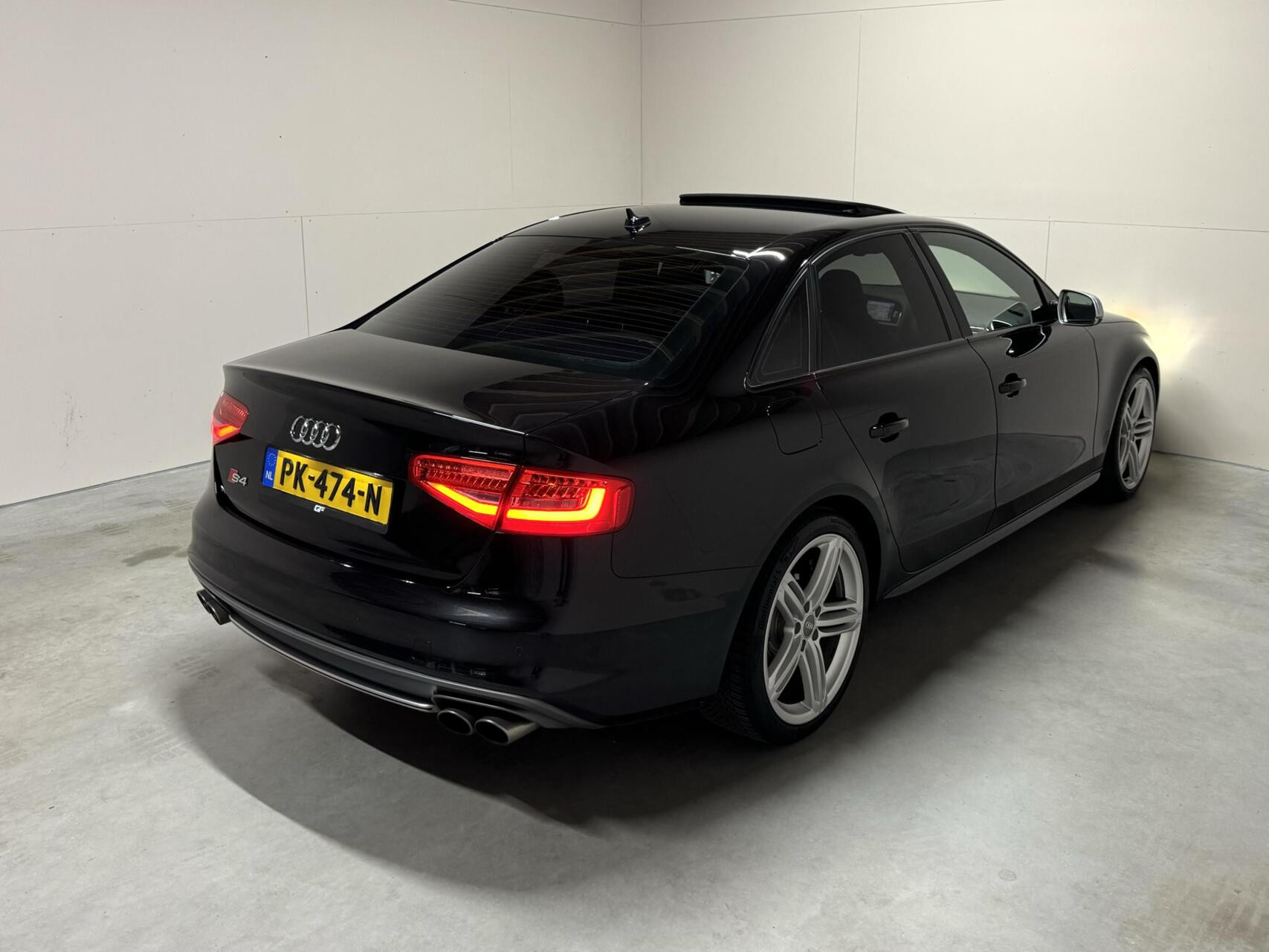 Hoofdafbeelding Audi S4