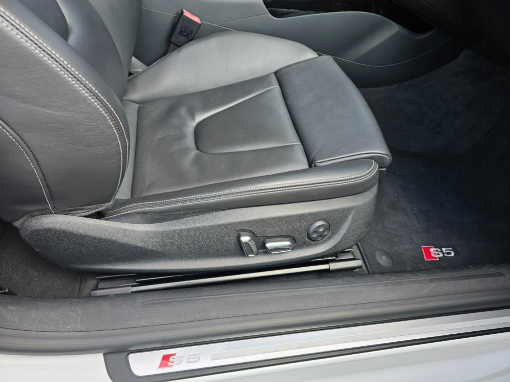 Hoofdafbeelding Audi S5