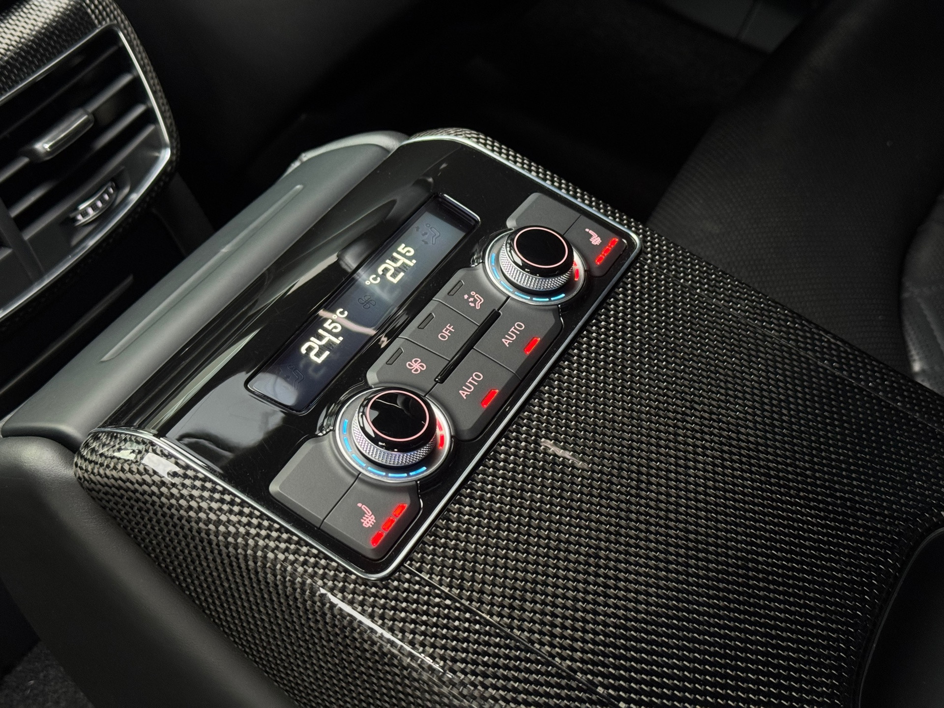 Hoofdafbeelding Audi A8