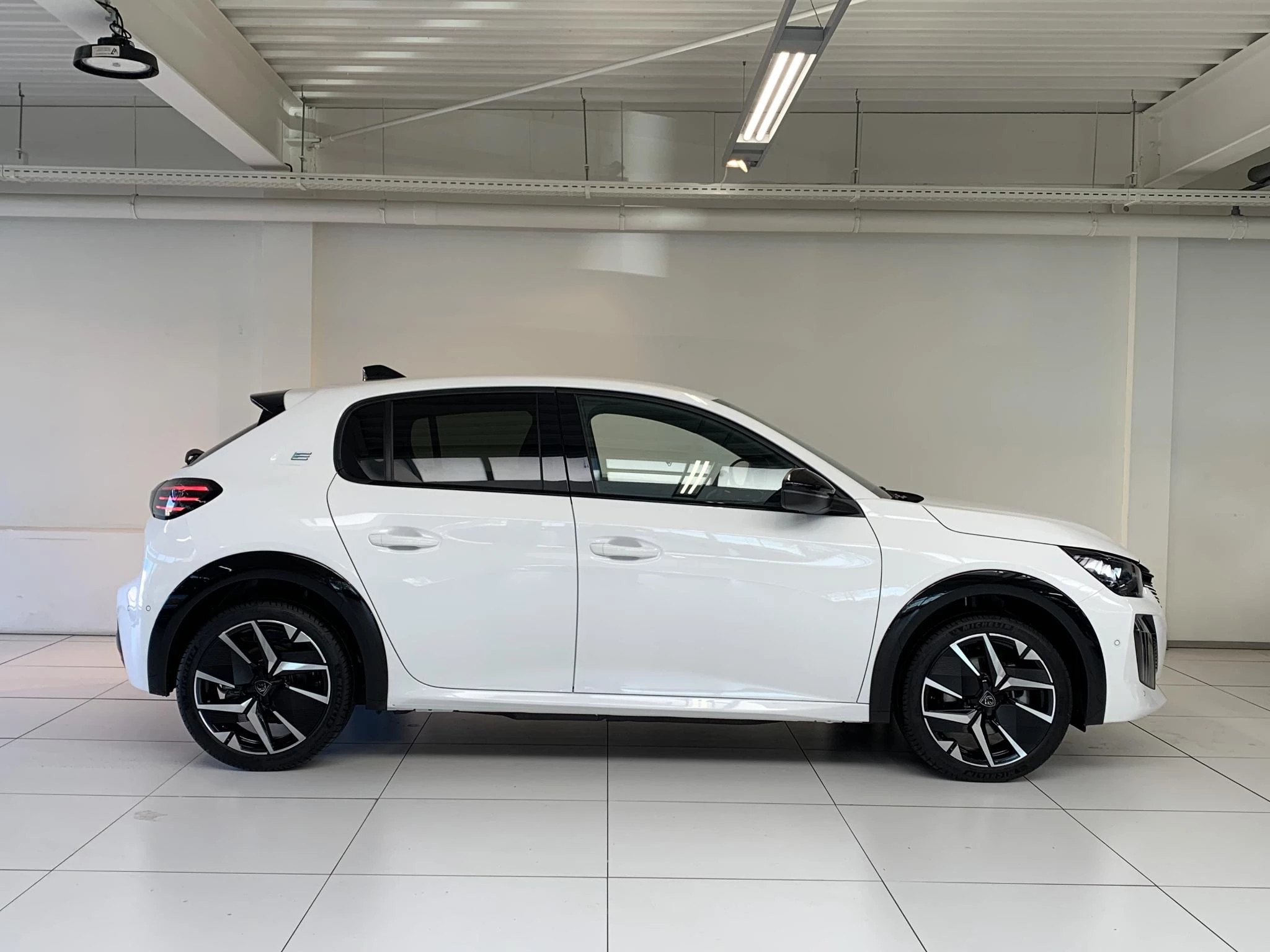 Hoofdafbeelding Peugeot e-208