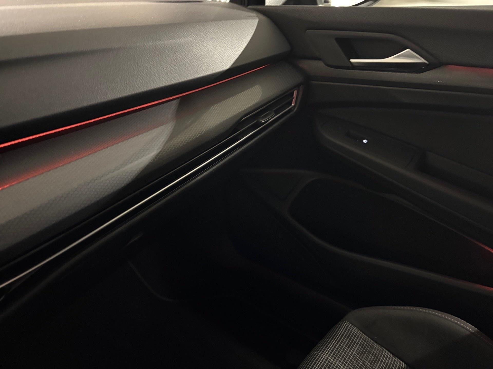 Volkswagen-Golf-image-8