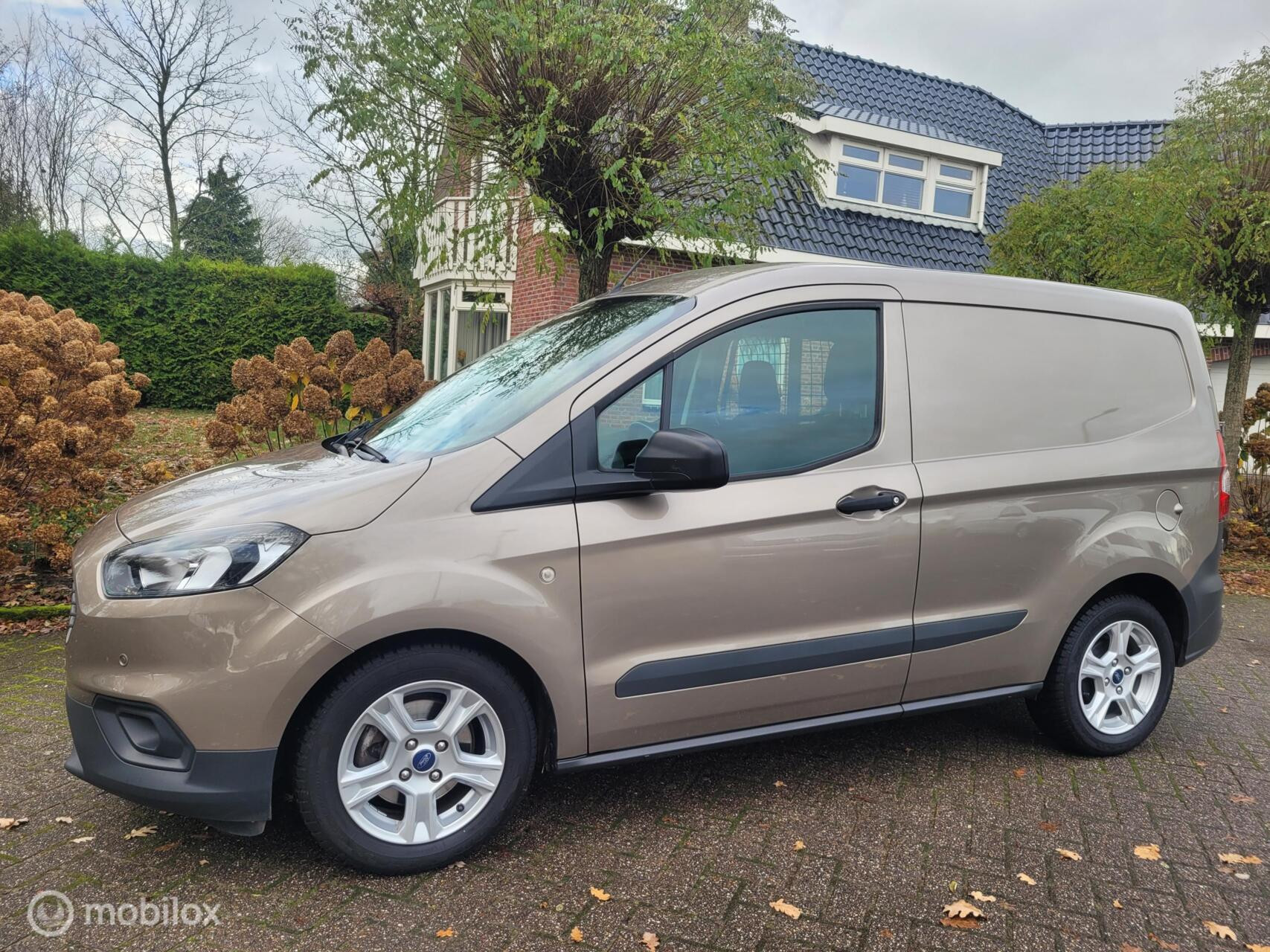 Hoofdafbeelding Ford Transit Courier