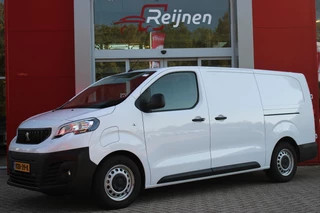 Hoofdafbeelding Peugeot e-Expert Peugeot e-Expert LONG (L3) 136PK 75 kWh 3-FASE | SCHUIFDEUREN LINKS EN RECHTS | NAVIGATIE 10" TOUCHSCREEN | ACHTERUITRIJ CAMERA | APPLE CARPLAY/ANDROID AUTO | PARKEERSENSOREN | CRUISE CONTROL | DAB+ RADIO | 3-ZITS | LAADRUIMTE PAKKET | PACK MODUWORK |
