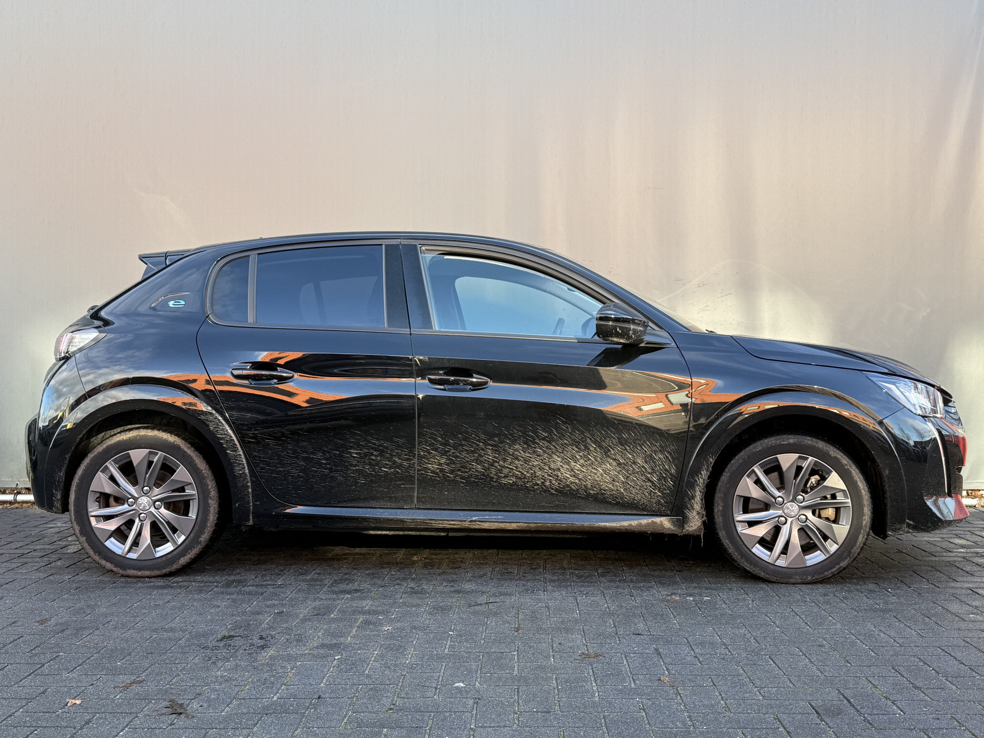 Hoofdafbeelding Peugeot e-208