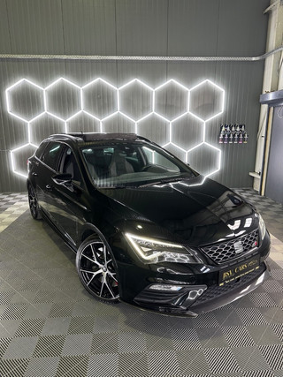 SEAT Leon Cupra CARBON EDITION 4 Drive PANO BEATS BREMBO 2.0 TSI 1 of 300