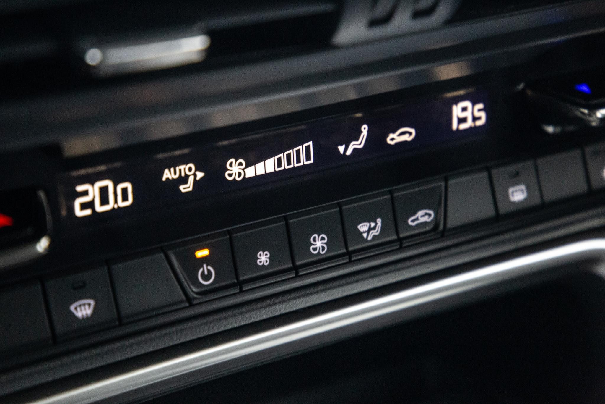 Hoofdafbeelding Mazda CX-60