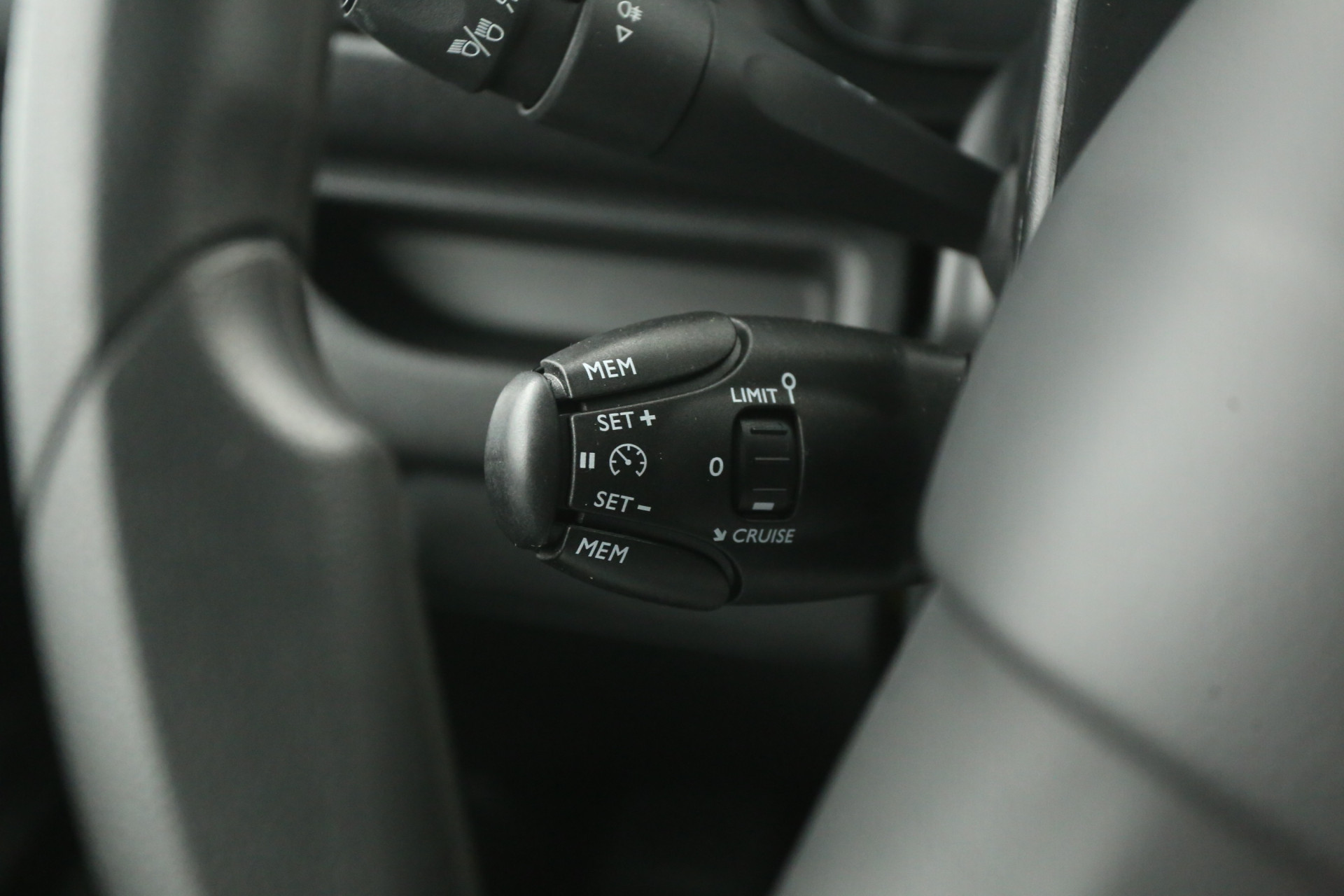 Hoofdafbeelding Peugeot e-Expert