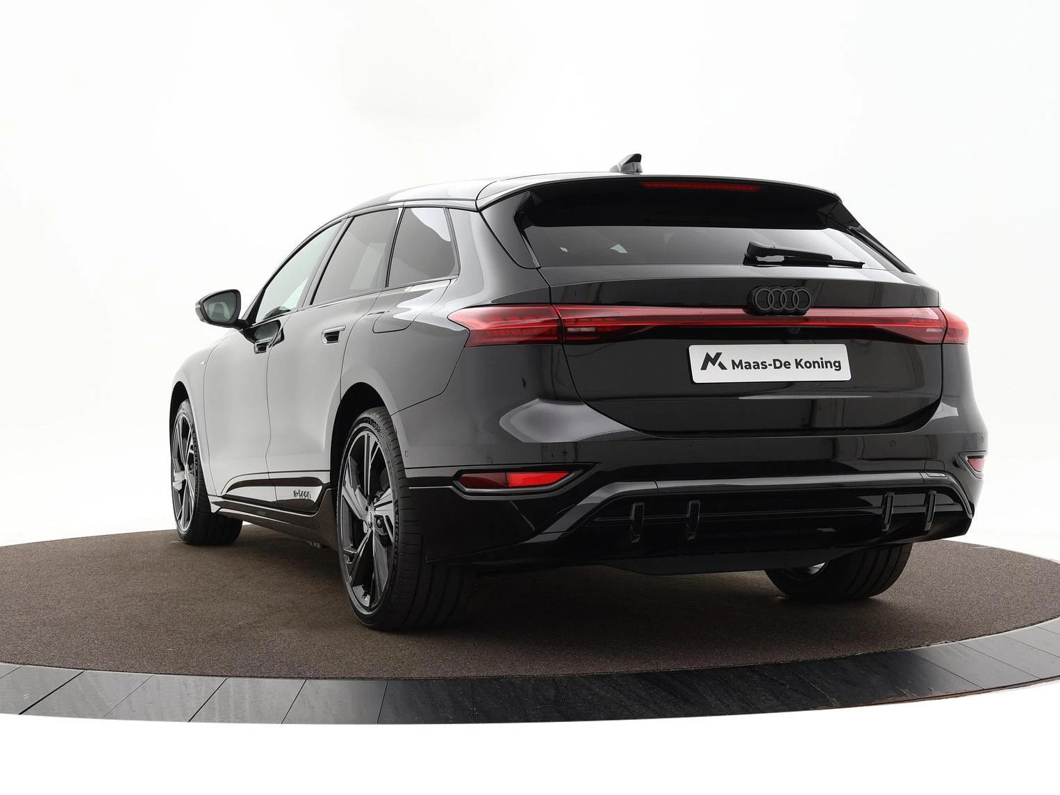 Hoofdafbeelding Audi A6 Avant e-tron