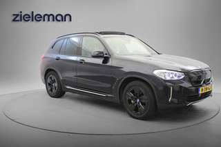 Hoofdafbeelding BMW iX3 BMW iX3 Executive 80 kWh - Carplay, Panorama, Camera, Leer, Stoelverw. Afn. Trekhaak