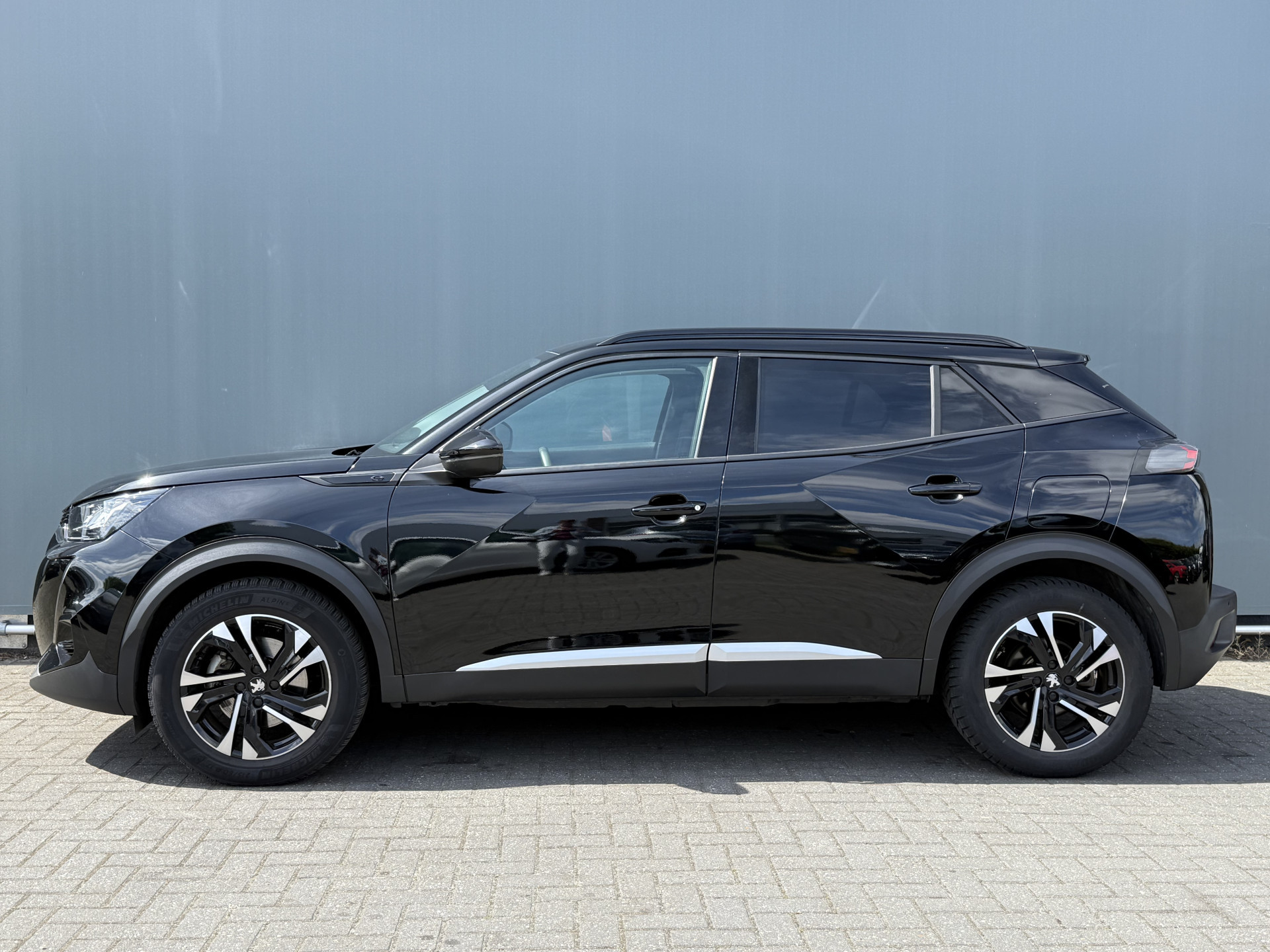 Hoofdafbeelding Peugeot e-2008