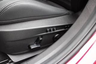 Alfa Romeo Giulia Alfa Romeo Giulia 2.0 T 280PK GME AWD VELOCE | ROSSO ETNA | SPERDIFFERENTIEEL Q4 | HARMAN KARDON BEAUTIFUL SOUND PACK 900W INCLUSIEF LEDEREN DASHBOARD | ALARM SYSTEEM | RIJASSISTENPAKKET | DODEHOEK DETECTIE | ELEKTRISCH BEDIENBARE VOORSTOELEN MET GEHEUGEN FUNCTIE | LEDEREN BEKLEDING | ZWARTE HEMELBEKLEDING | FULL LED MATRIX KOPLAMPEN | NAVIGATIE | APPLE CARPLAY/ANDROID AUTO | PARKEERSENSOREN VOOR EN ACHTER | 19