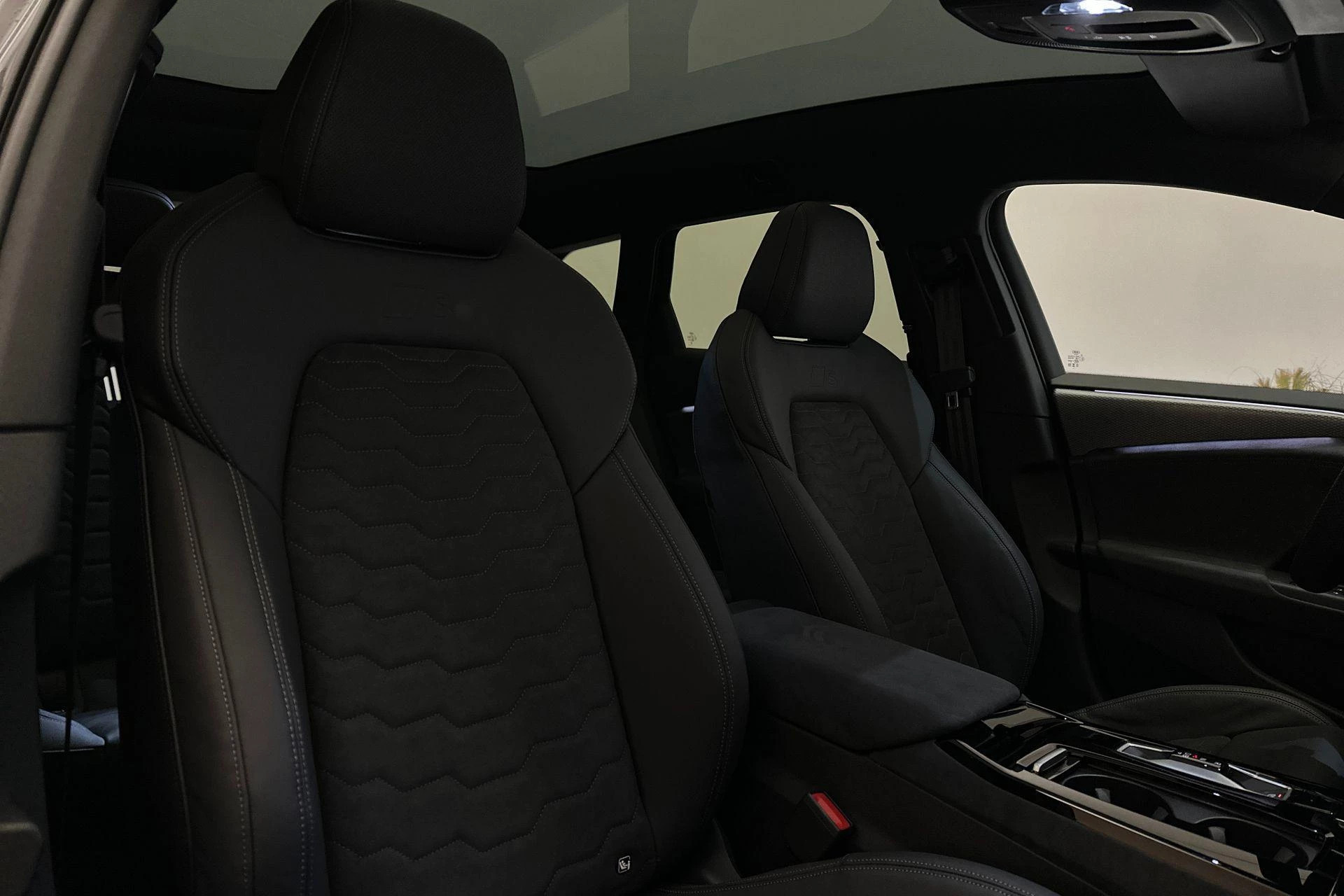 Hoofdafbeelding Audi A6 Avant e-tron