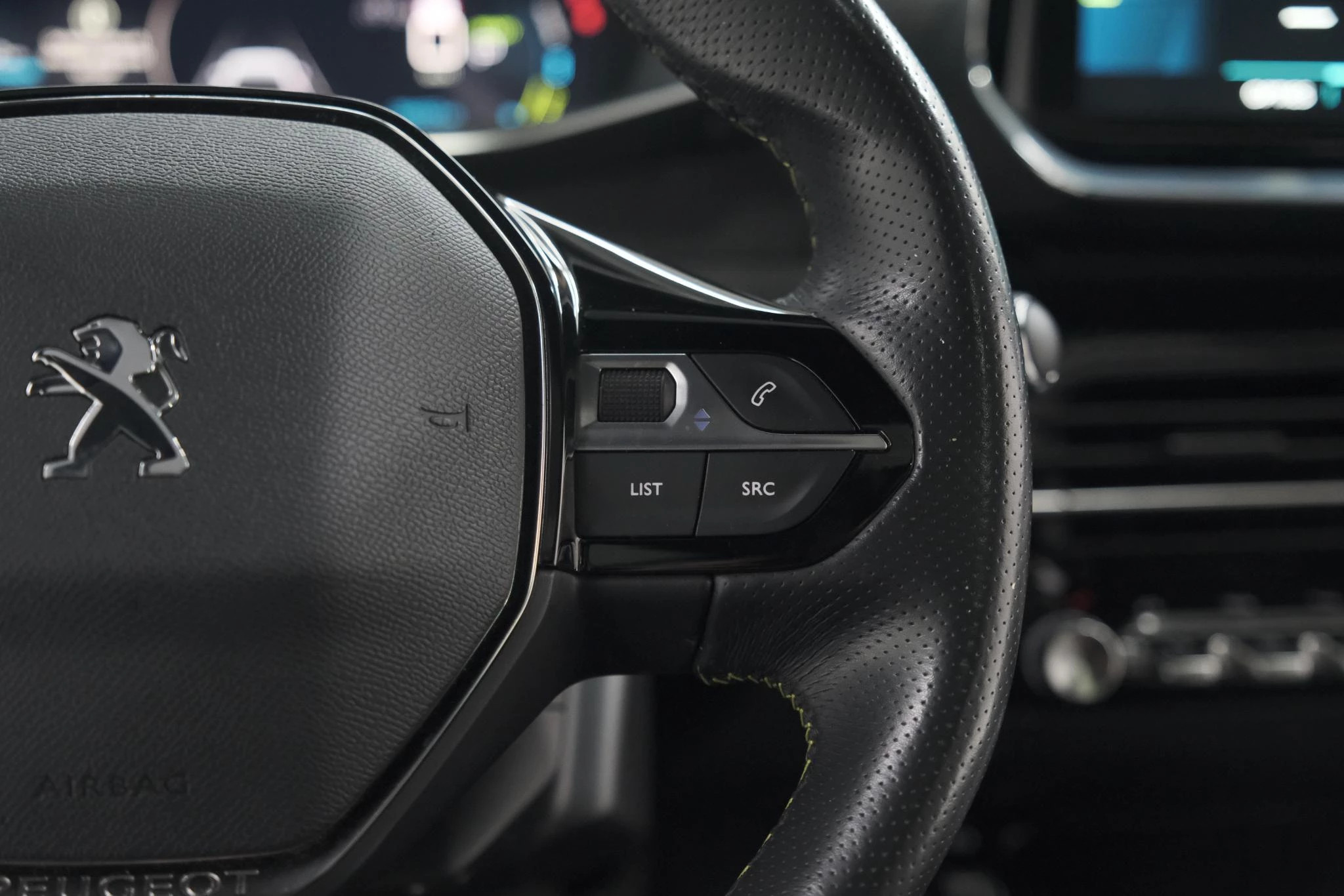 Hoofdafbeelding Peugeot e-2008