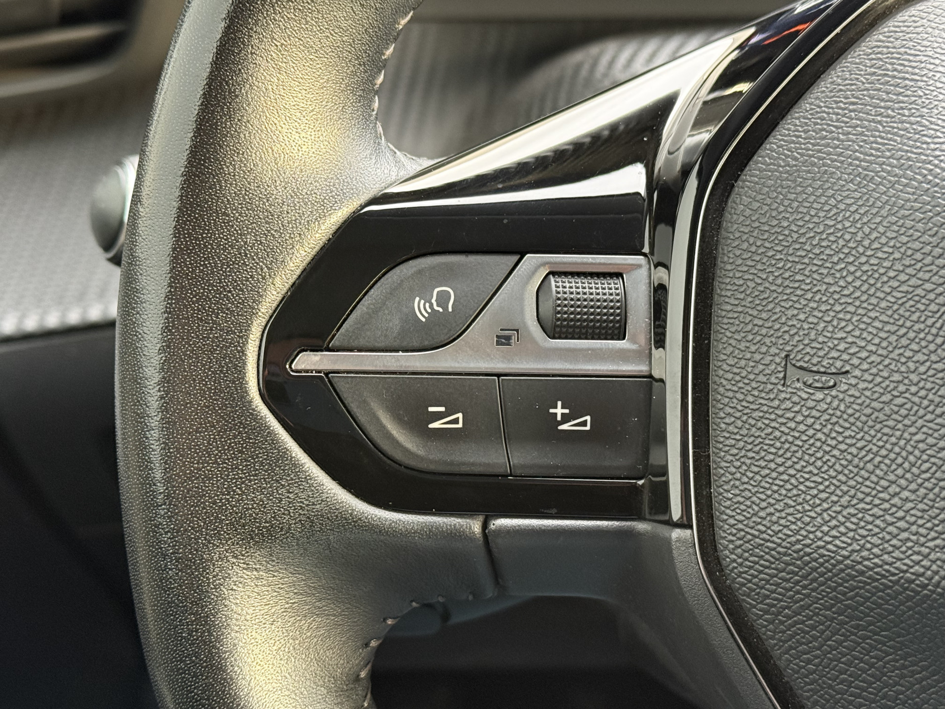 Hoofdafbeelding Peugeot e-208