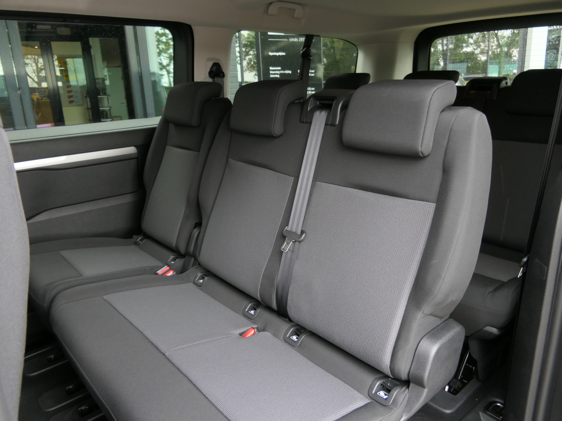 Hoofdafbeelding Peugeot e-Traveller