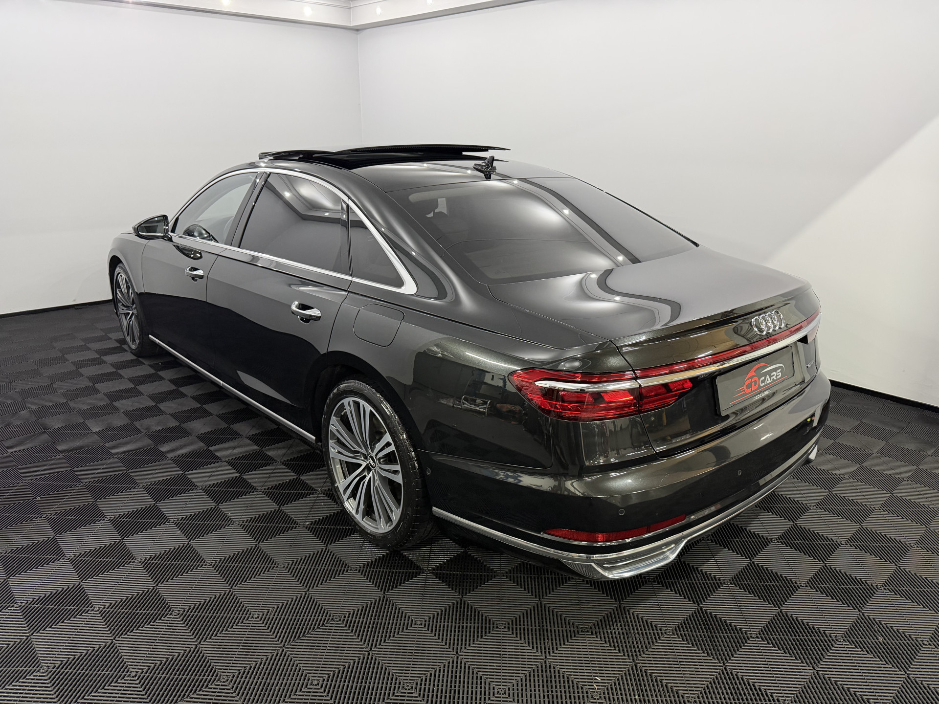 Hoofdafbeelding Audi A8