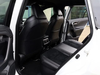 Toyota RAV4 Toyota RAV4 2.5 Hybrid AWD GR SPORT | Nieuw Navigatiescherm | 360 Camera - afbeelding nr 12