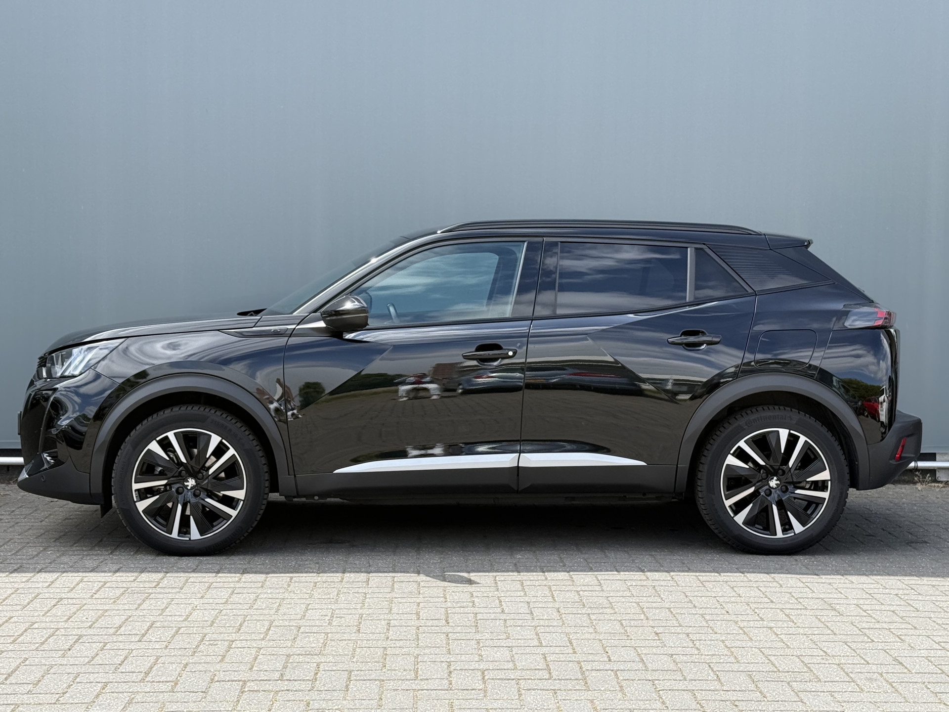 Hoofdafbeelding Peugeot e-2008