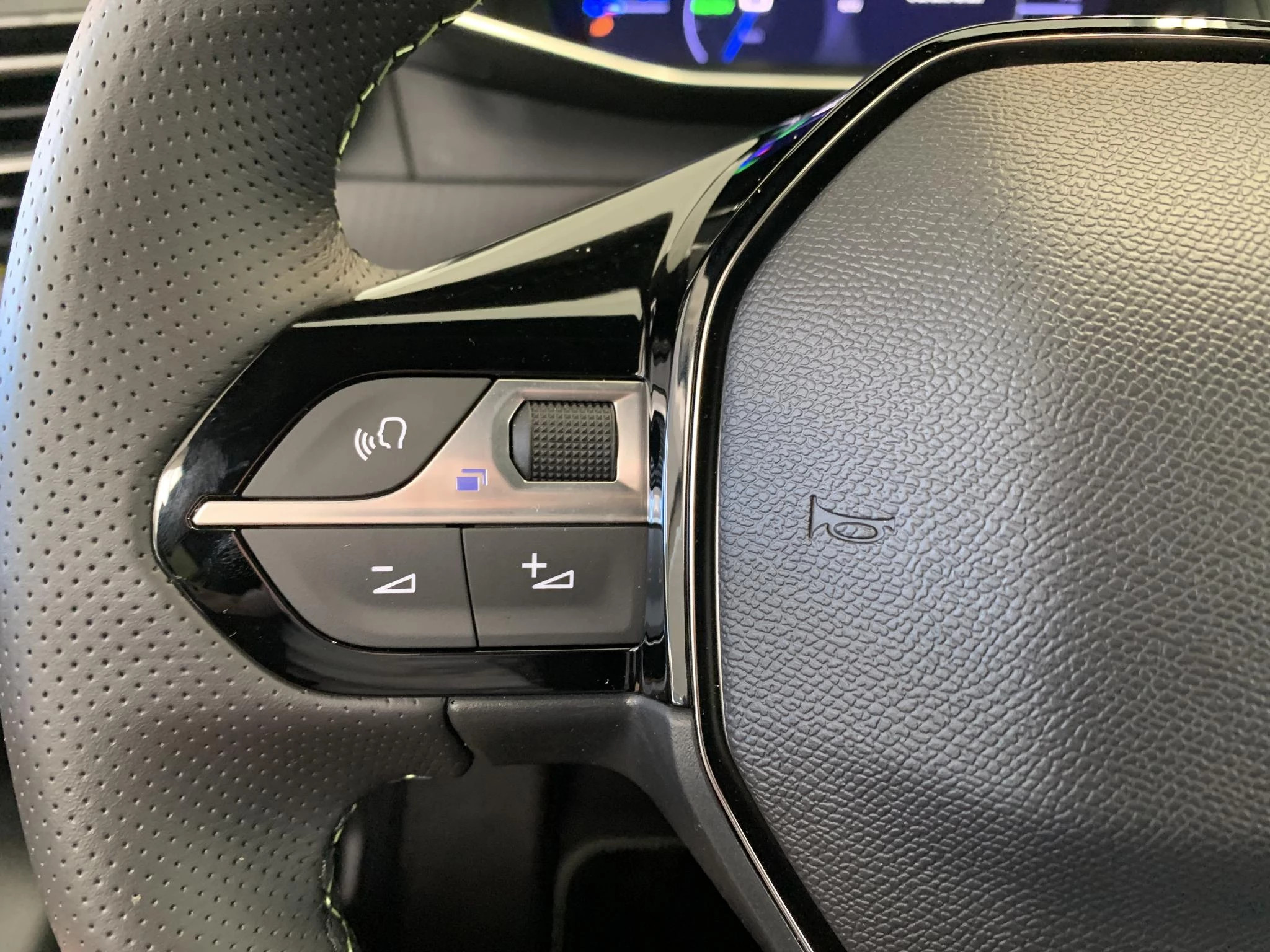 Hoofdafbeelding Peugeot e-208