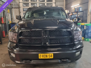 Dodge Ram 1500 5.7 V8 Crew Cab 5'7 450PK Laramie BLACK LED!!