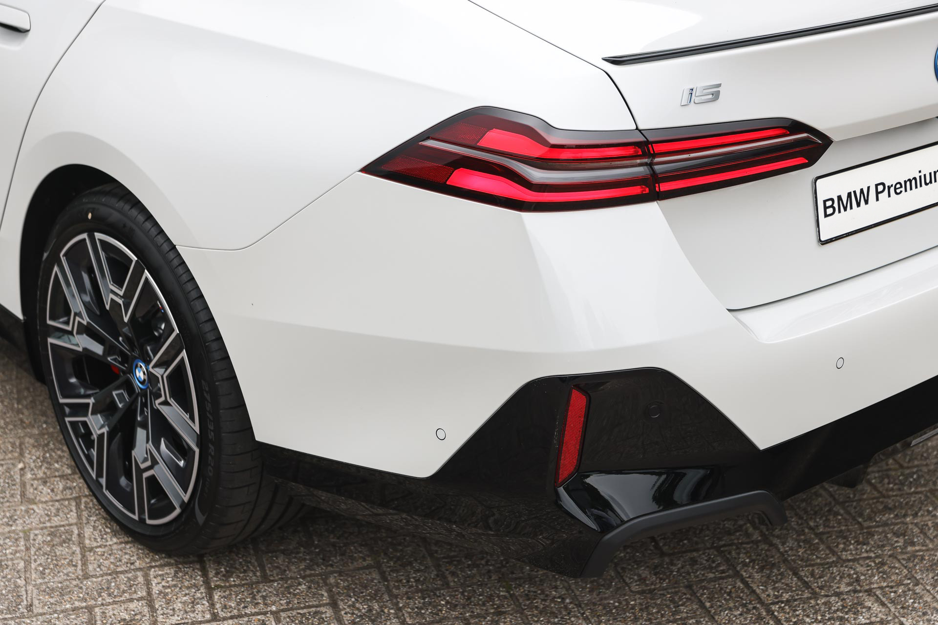 Hoofdafbeelding BMW i5