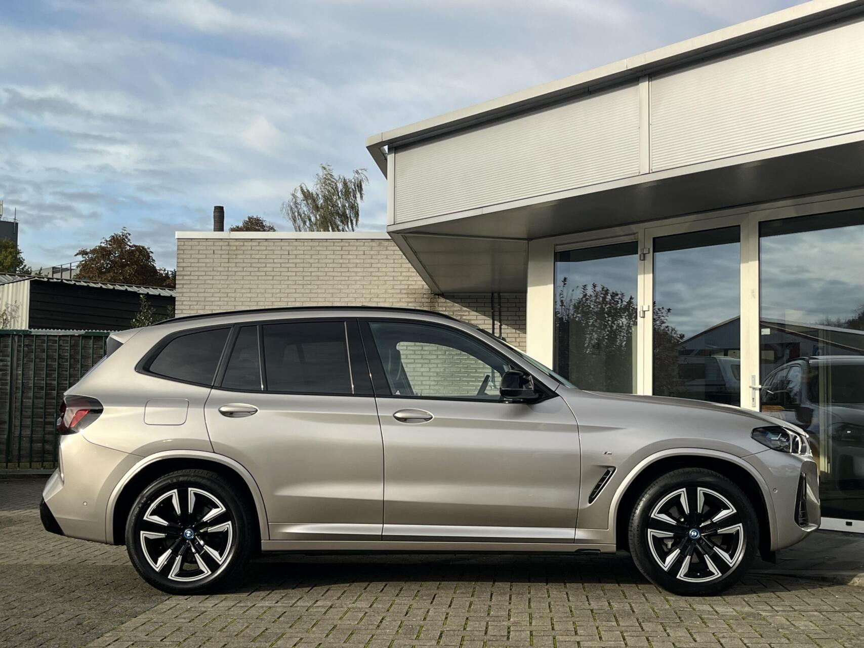 Hoofdafbeelding BMW iX3