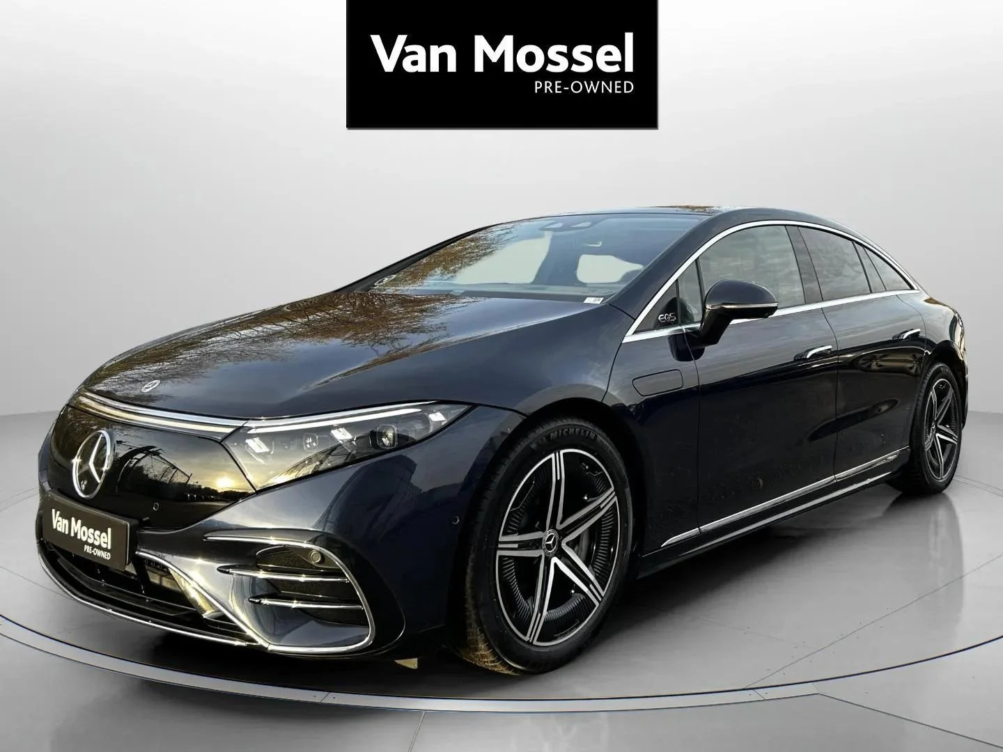 Mercedes-Benz-EQS-image-0