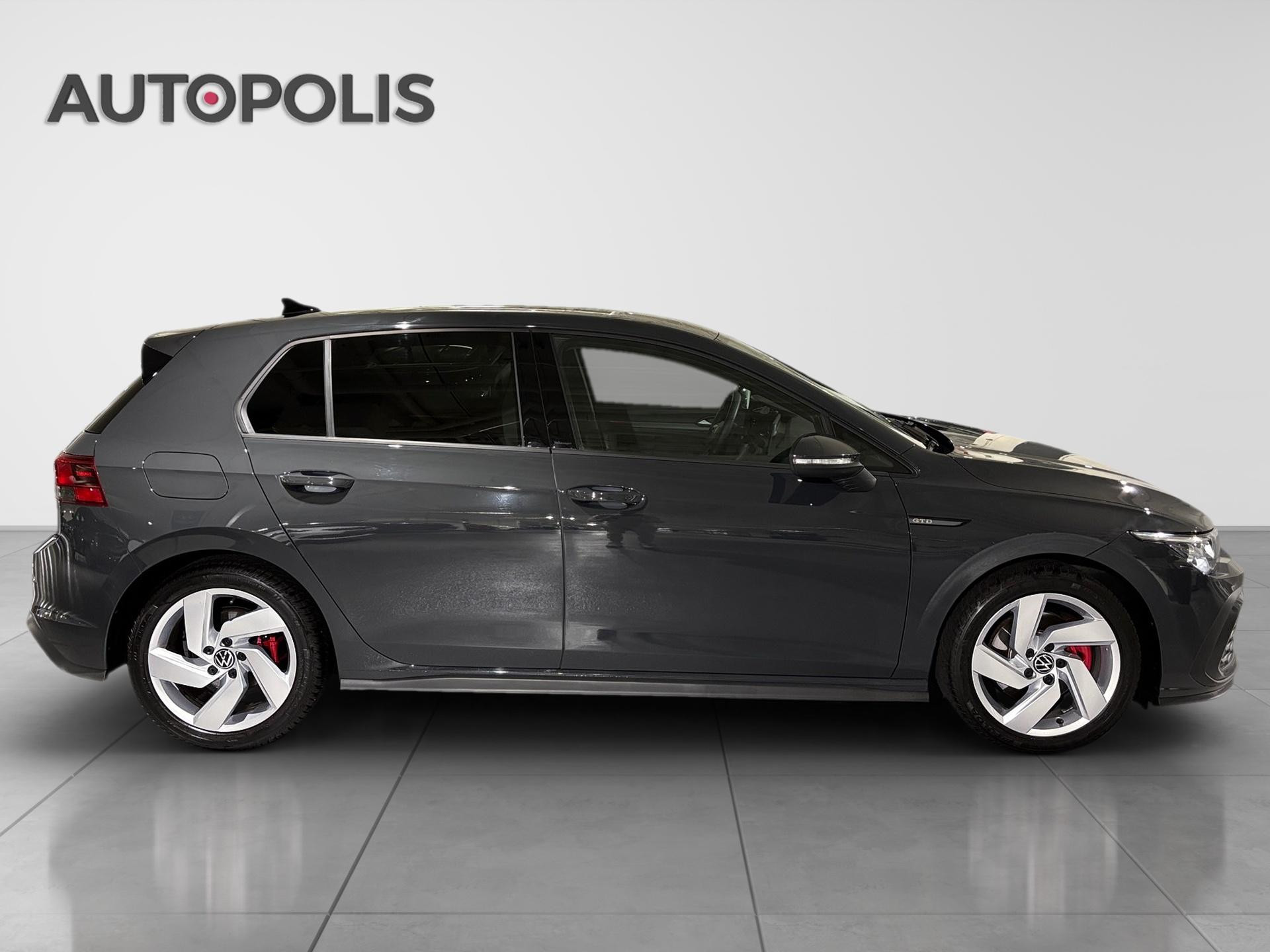 Volkswagen-Golf-image-15