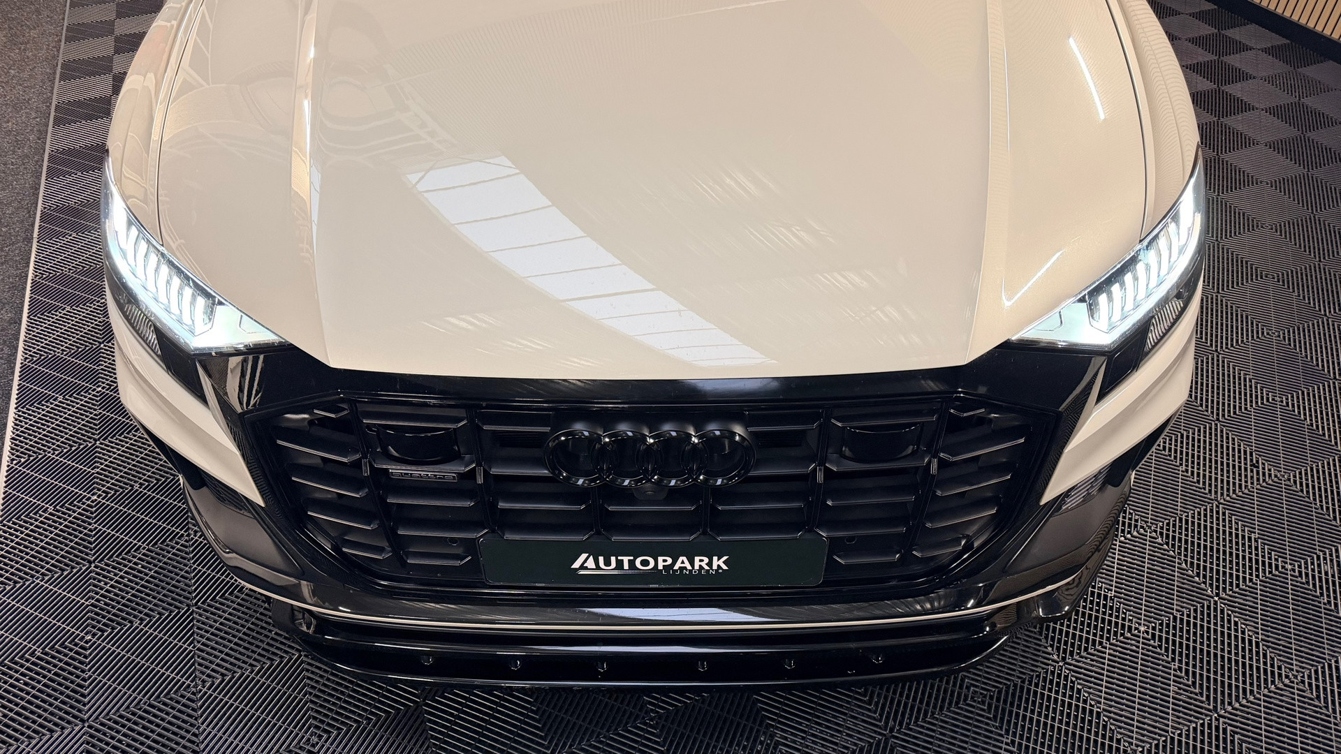 Hoofdafbeelding Audi Q8
