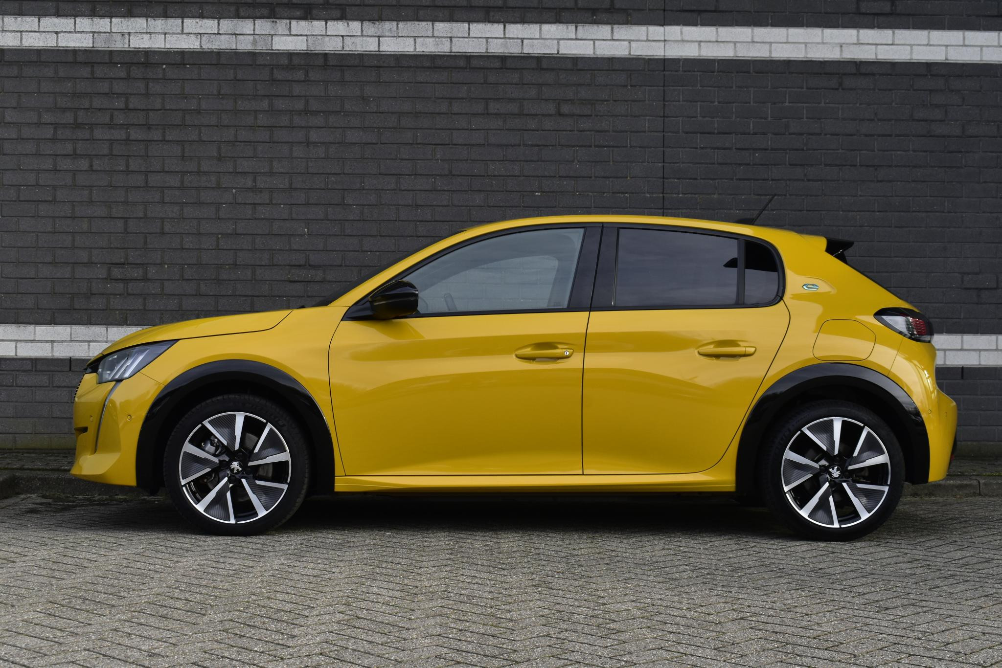 Hoofdafbeelding Peugeot e-208