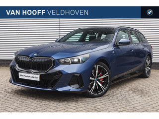 BMW 5 Serie Touring 550e xDrive M Sport Automaat / Trekhaak / Adaptieve LED / Adaptief onderstel professional / Stoelventilatie / Parking Assistant Plus / Comfort Access