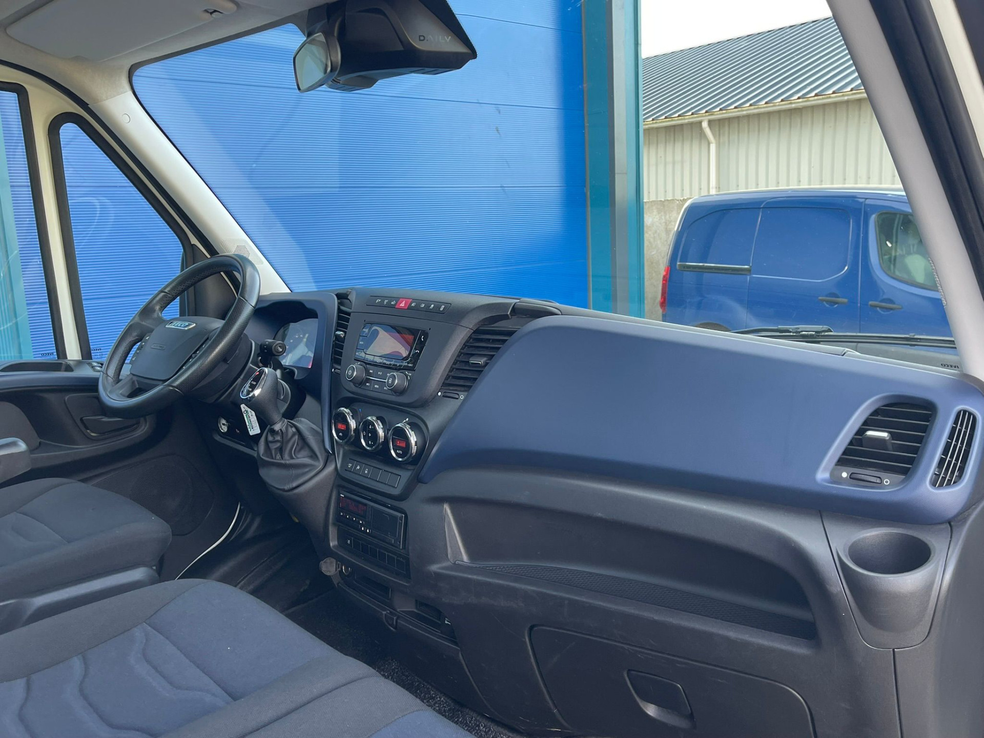 Hoofdafbeelding Iveco 40C16 Be-Trekker +  Semi Dieplader Veldhuizen 7.5 M Automaat / Nieuwstaat!