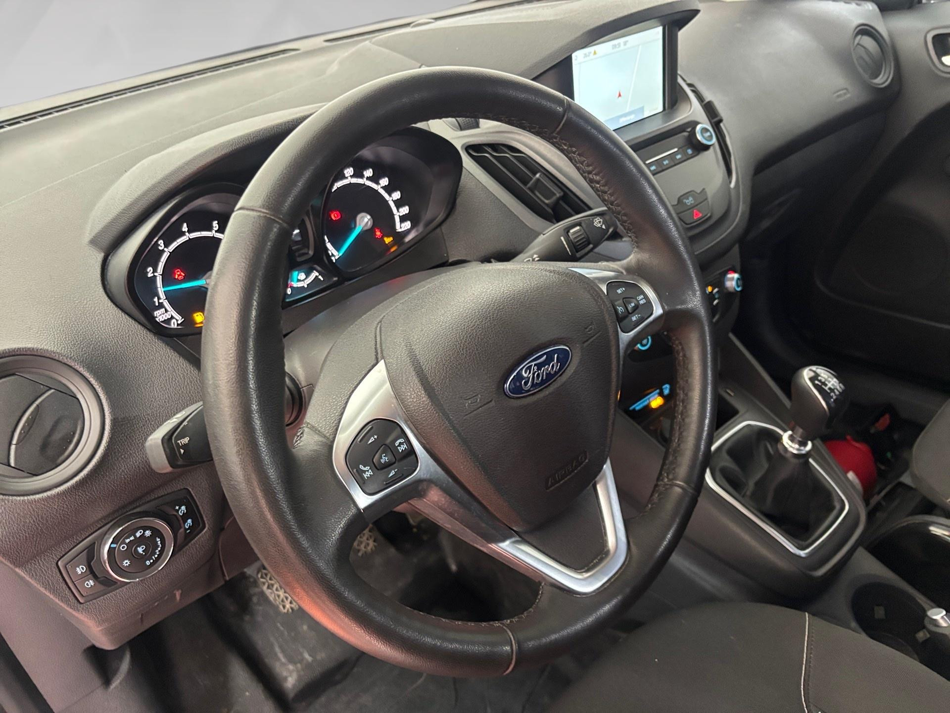 Ford-Transit Courier-image-7