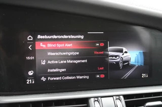 Alfa Romeo Giulia Alfa Romeo Giulia 2.0 T 280PK GME AWD VELOCE | ROSSO ETNA | SPERDIFFERENTIEEL Q4 | HARMAN KARDON BEAUTIFUL SOUND PACK 900W INCLUSIEF LEDEREN DASHBOARD | ALARM SYSTEEM | RIJASSISTENPAKKET | DODEHOEK DETECTIE | ELEKTRISCH BEDIENBARE VOORSTOELEN MET GEHEUGEN FUNCTIE | LEDEREN BEKLEDING | ZWARTE HEMELBEKLEDING | FULL LED MATRIX KOPLAMPEN | NAVIGATIE | APPLE CARPLAY/ANDROID AUTO | PARKEERSENSOREN VOOR EN ACHTER | 19